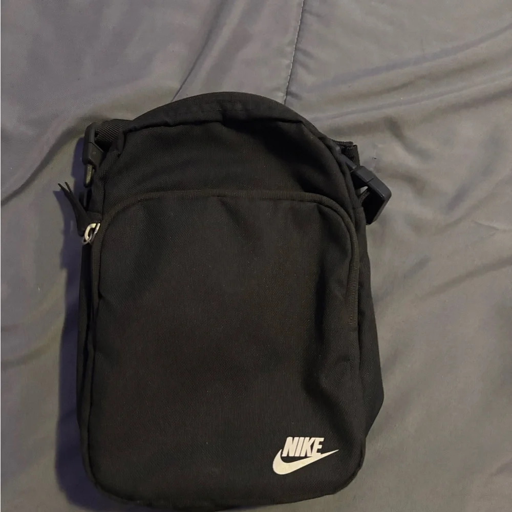 Nike Black Mini Crossbody Bag with White Logo - Picture 2 of 4